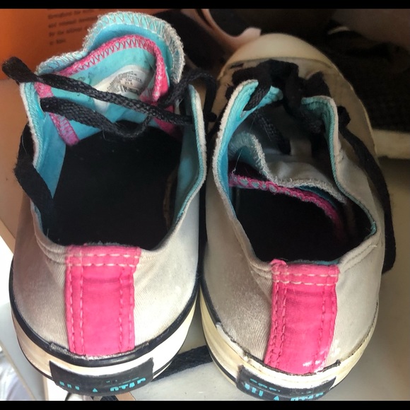 Kids converse- size 3 - used condition - Picture 3 of 3